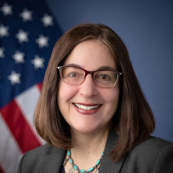 Lesley Elouaradia 