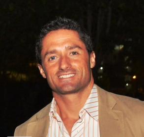 Davila Headshot